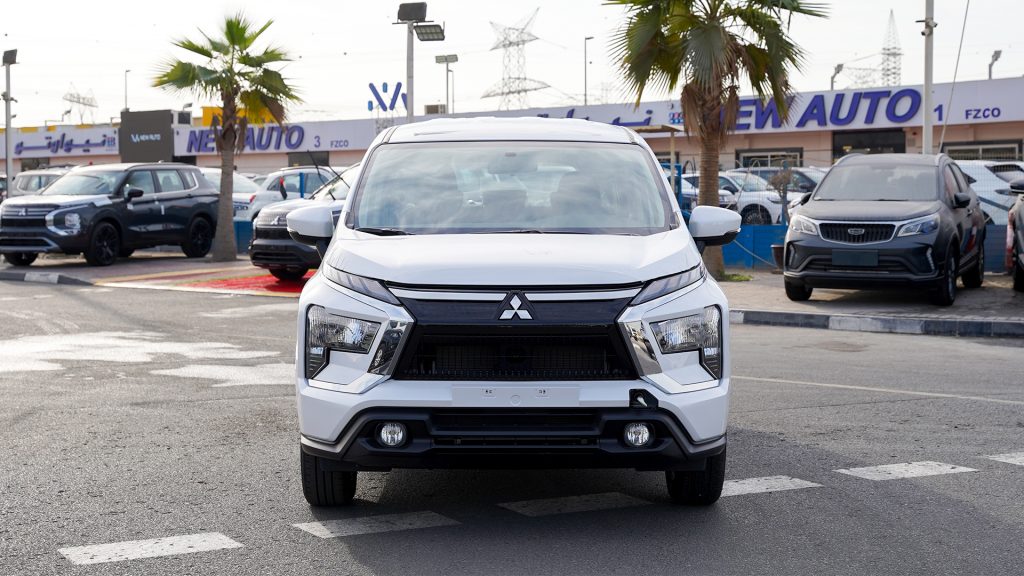 Mitsubishi Xpander Midline 2026 White Black Front View 1024x576