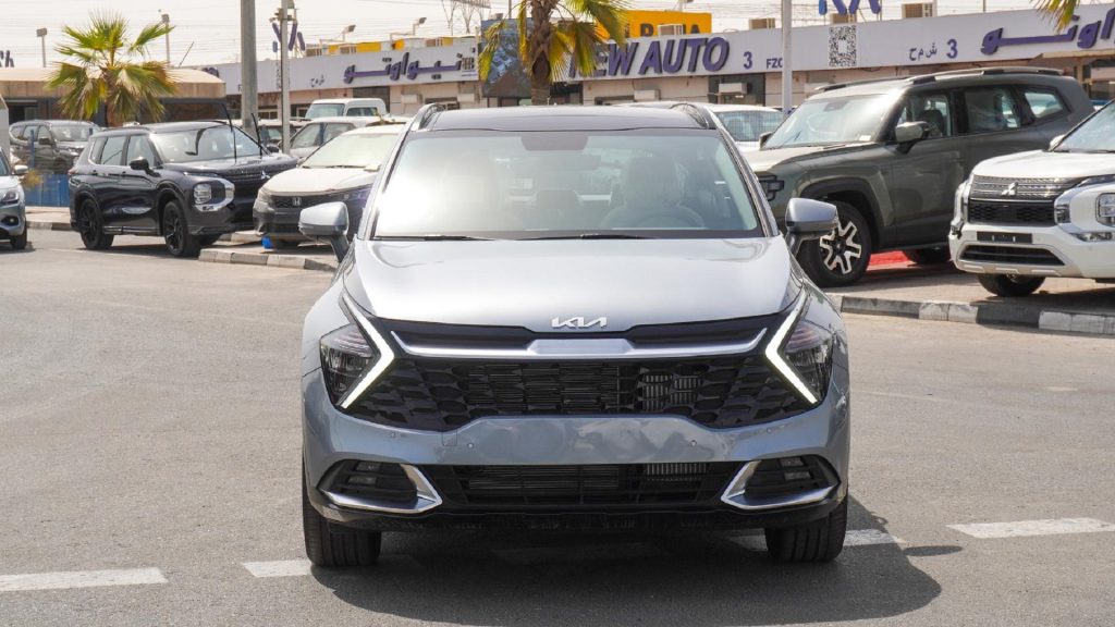 Kia Sportage 2026 Silver Beige Front View 1024x576