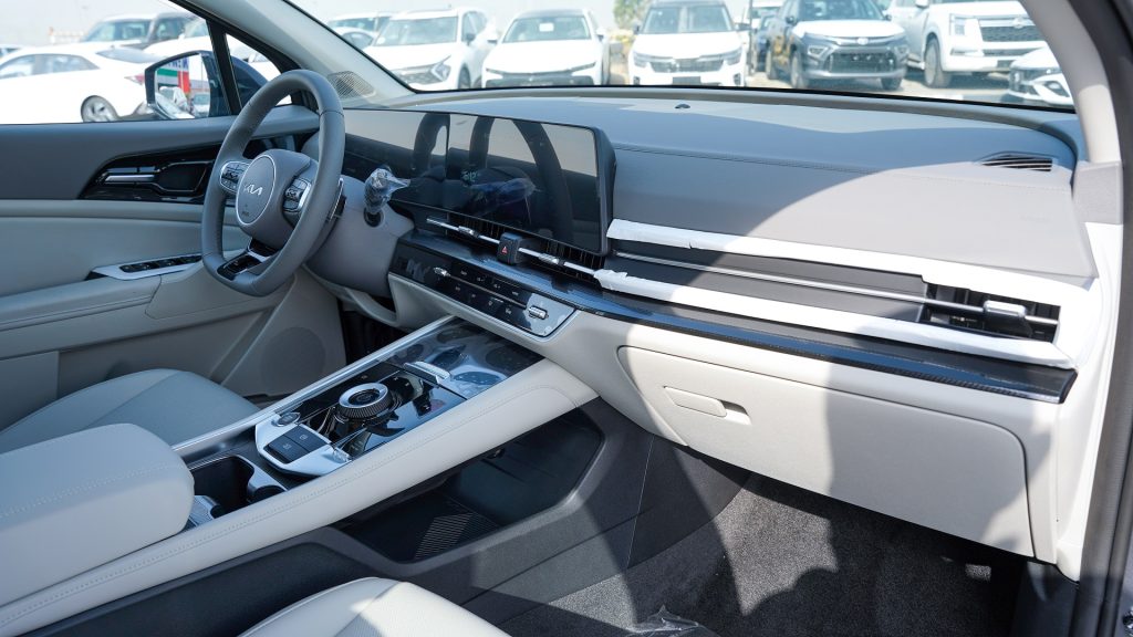 Kia Sportage Mid 2026 Grey Grey Dashboard Interior 1024x576