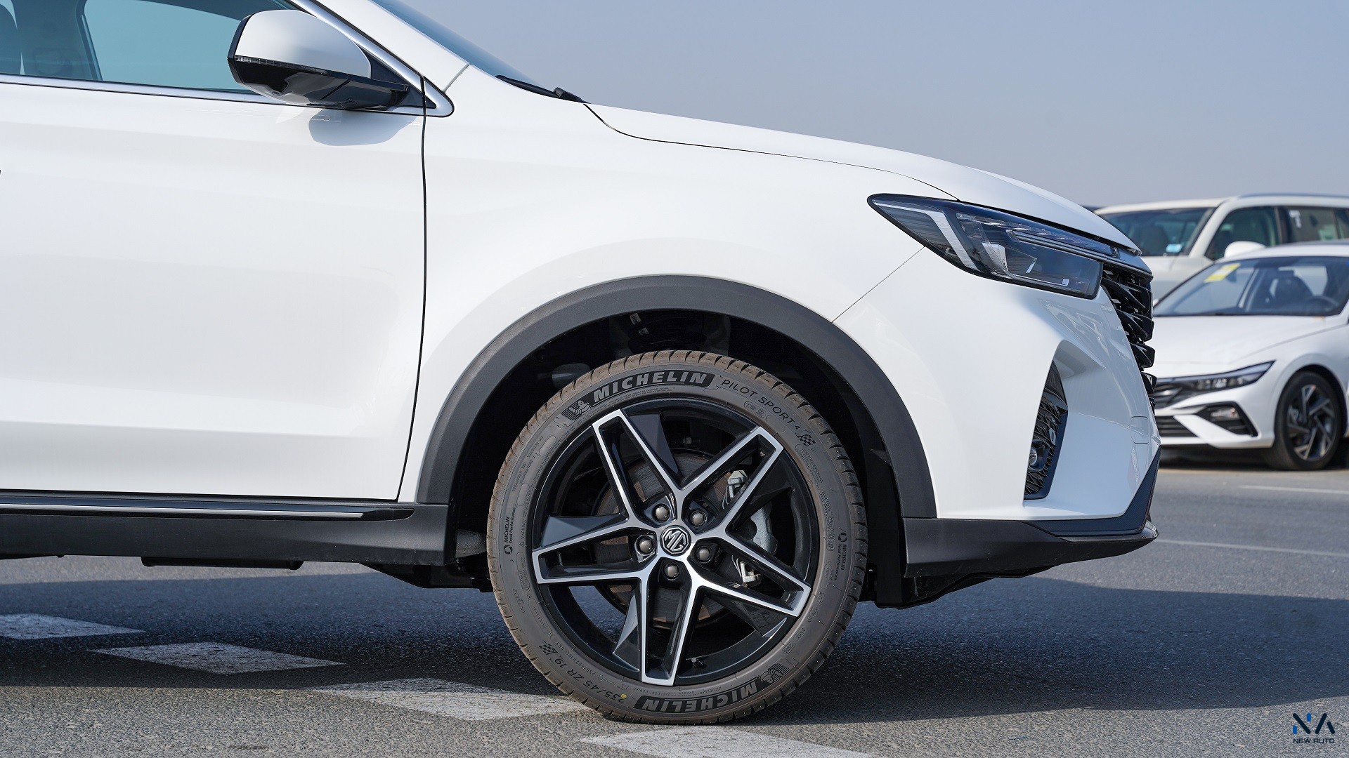 MG RX5 Plus Deluxe (N-RX5-DEL-1.5-25) White – Beige 2025