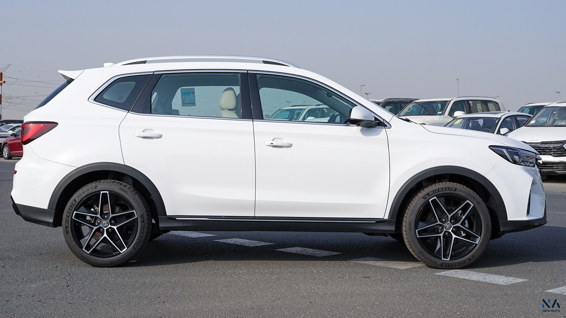 MG RX5 Plus Deluxe (N-RX5-DEL-1.5-25) White – Beige 2025