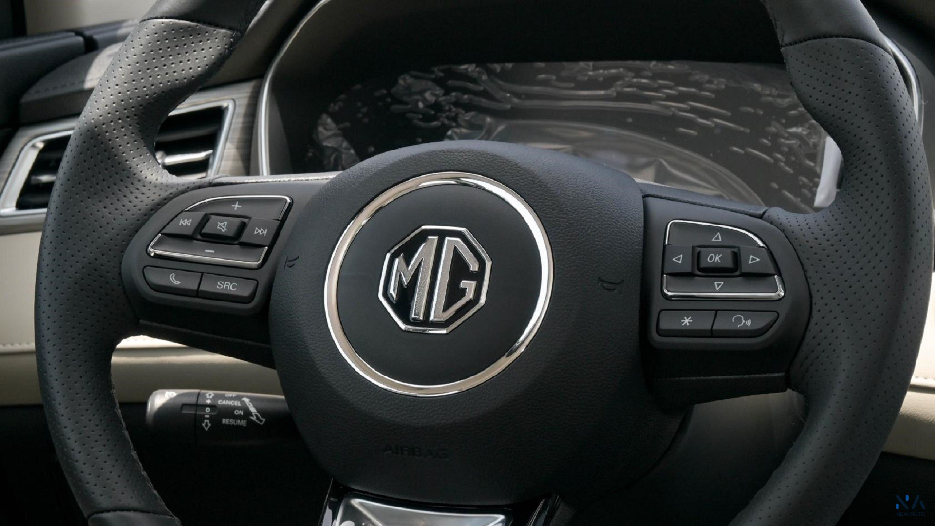 MG RX5 Plus Deluxe (N-RX5-DEL-1.5-25) Black – Beige 2025