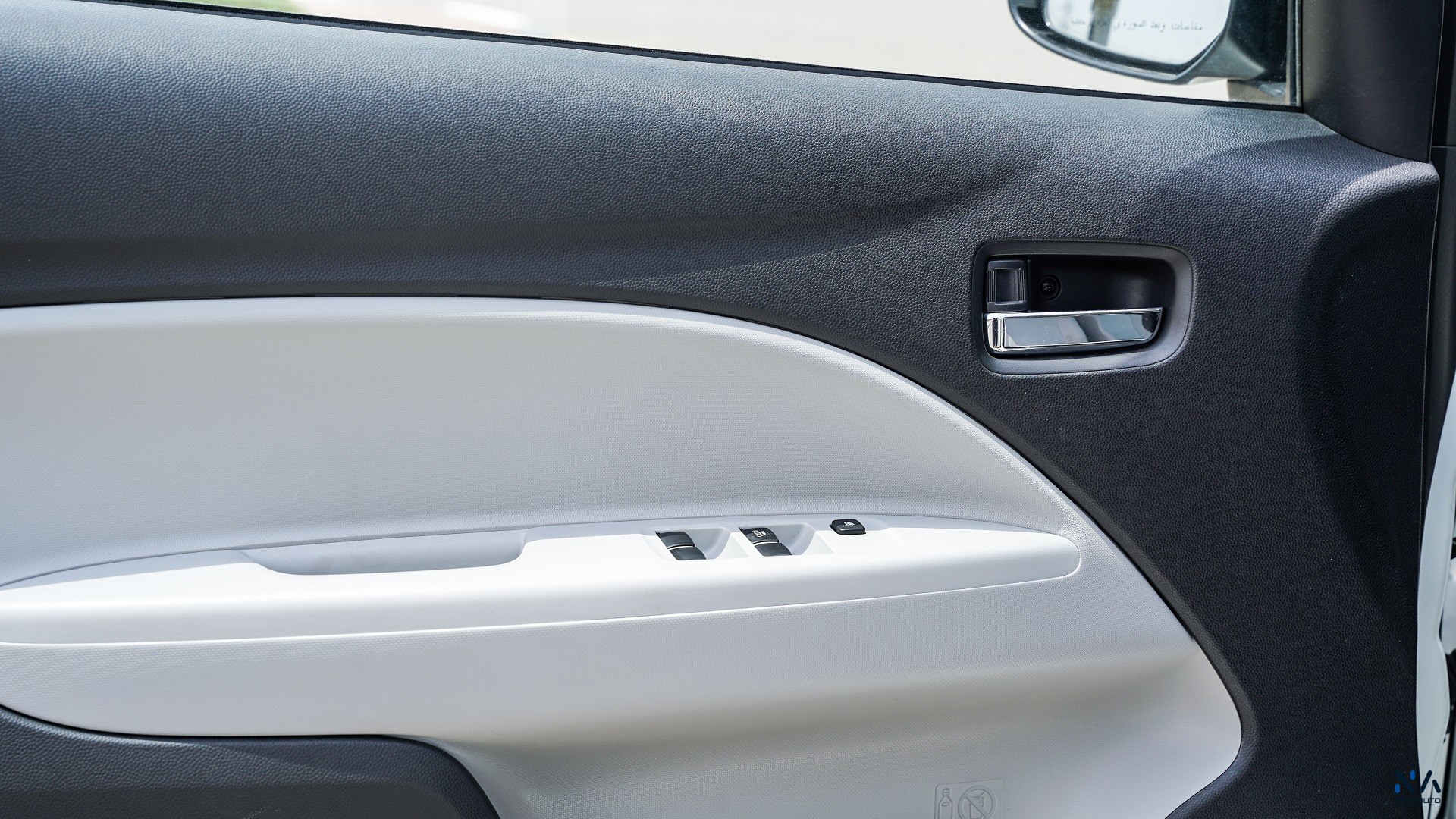 Mitsubishi Attrage High Line – GLX (G16) Solid White – Grey 2025