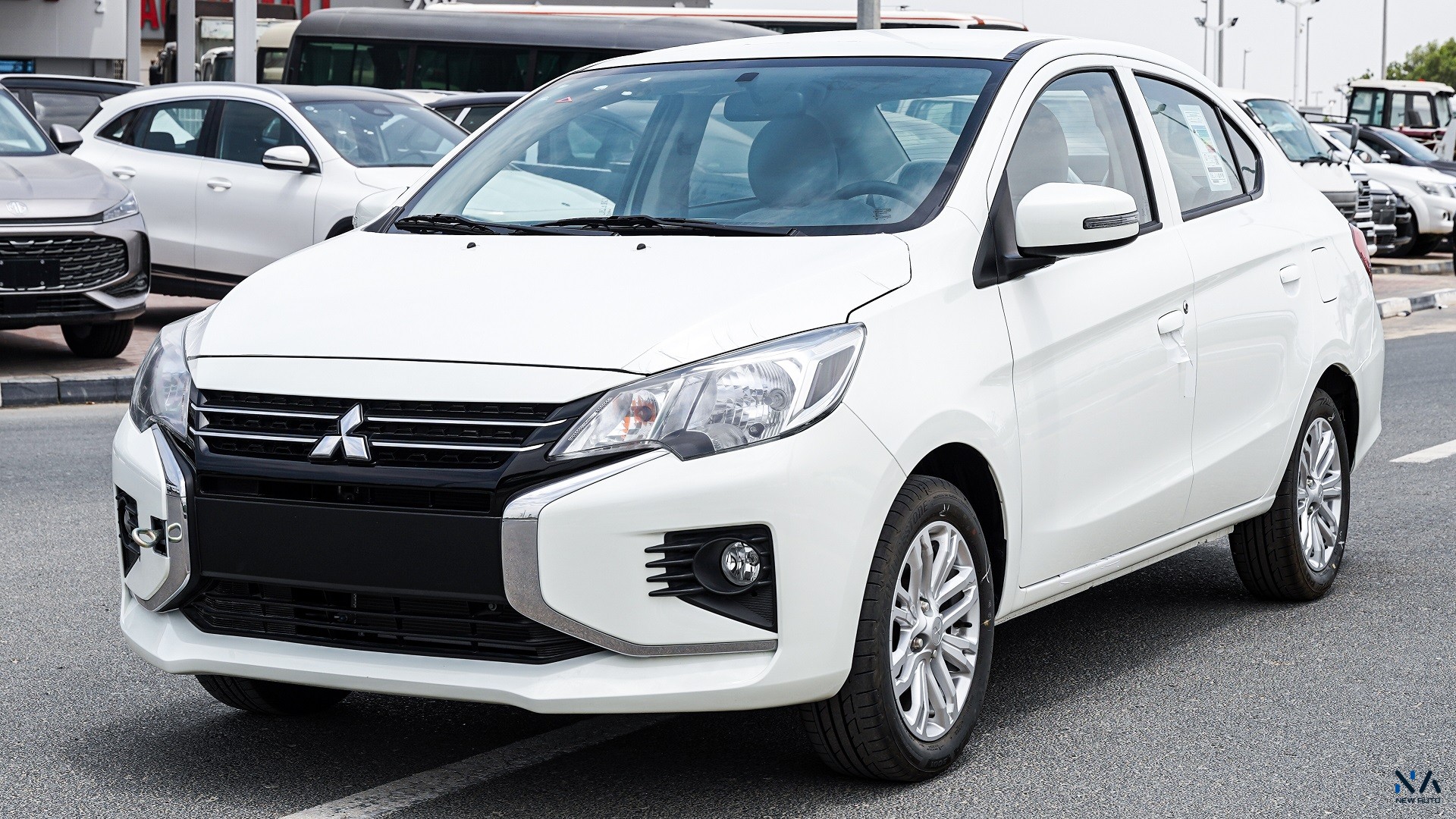 Mitsubishi Attrage High Line – GLX (G16) Solid White – Grey 2025