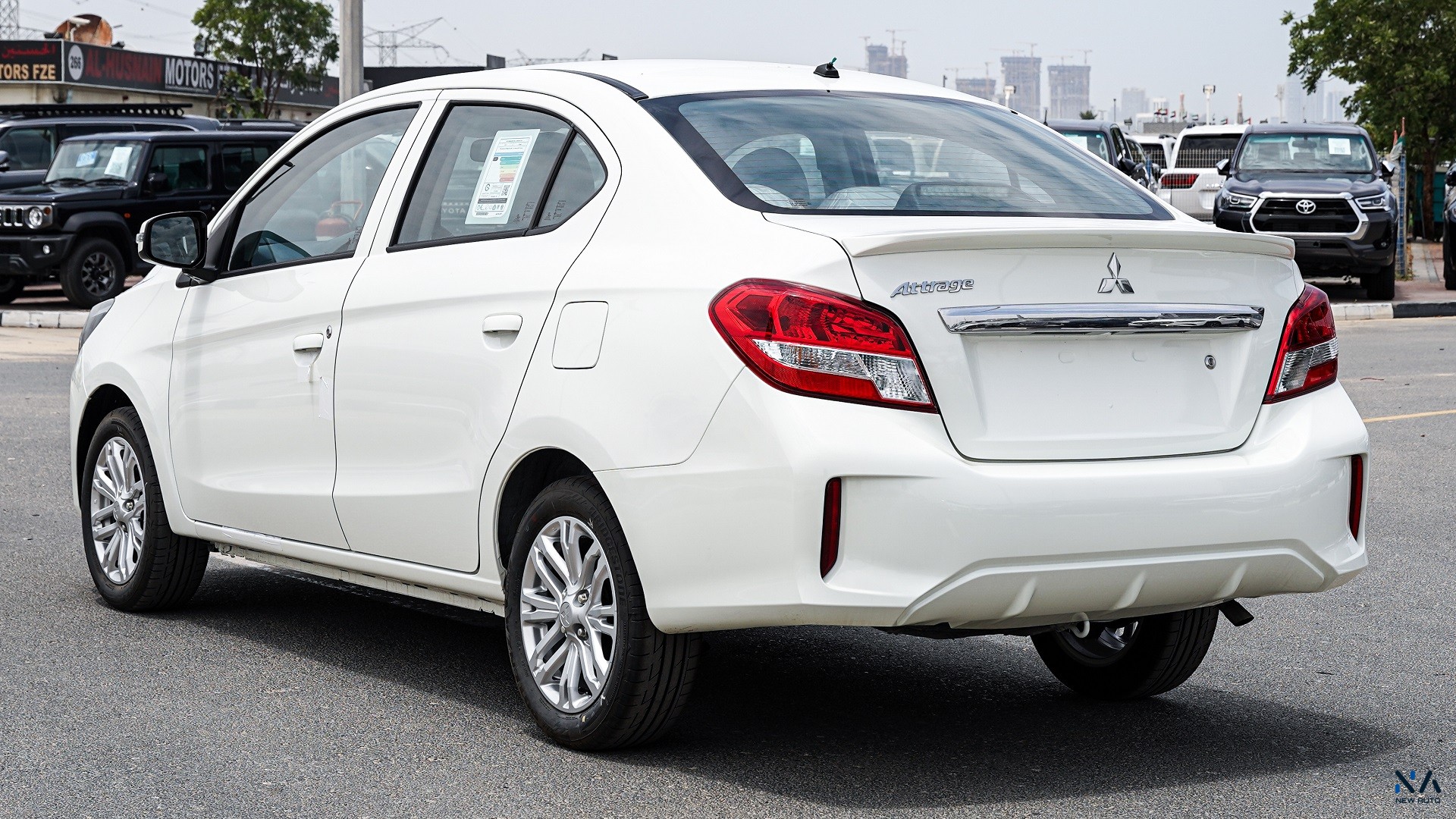 Mitsubishi Attrage High Line – GLX (G16) Solid White – Grey 2025