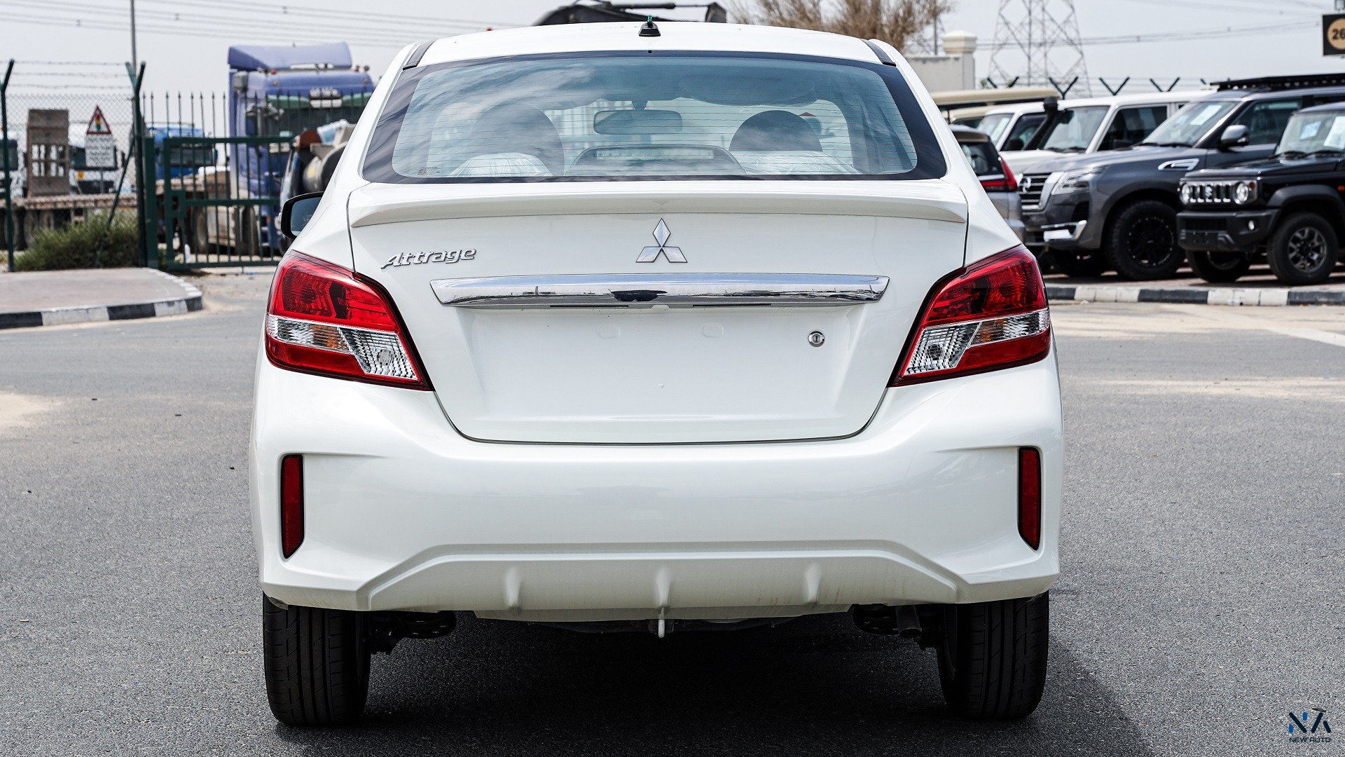 Mitsubishi Attrage High Line – GLX (G16) Solid White – Grey 2025