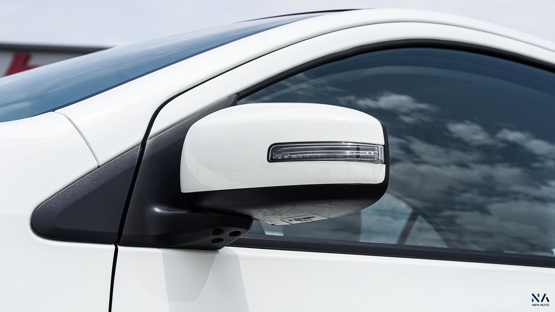 Mitsubishi Attrage High Line – GLX (G16) Solid White – Grey 2025