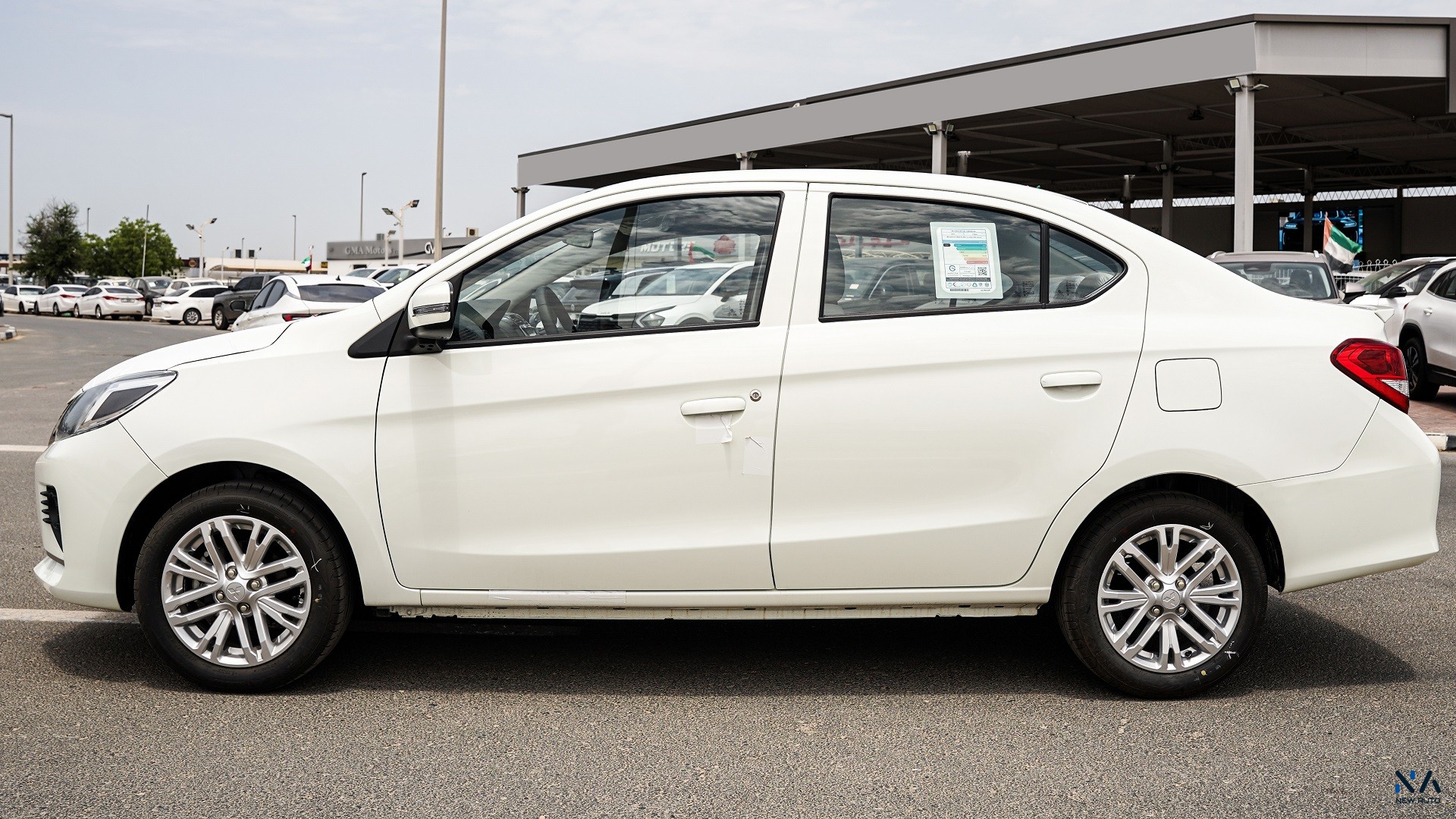 Mitsubishi Attrage High Line – GLX (G16) Solid White – Grey 2025
