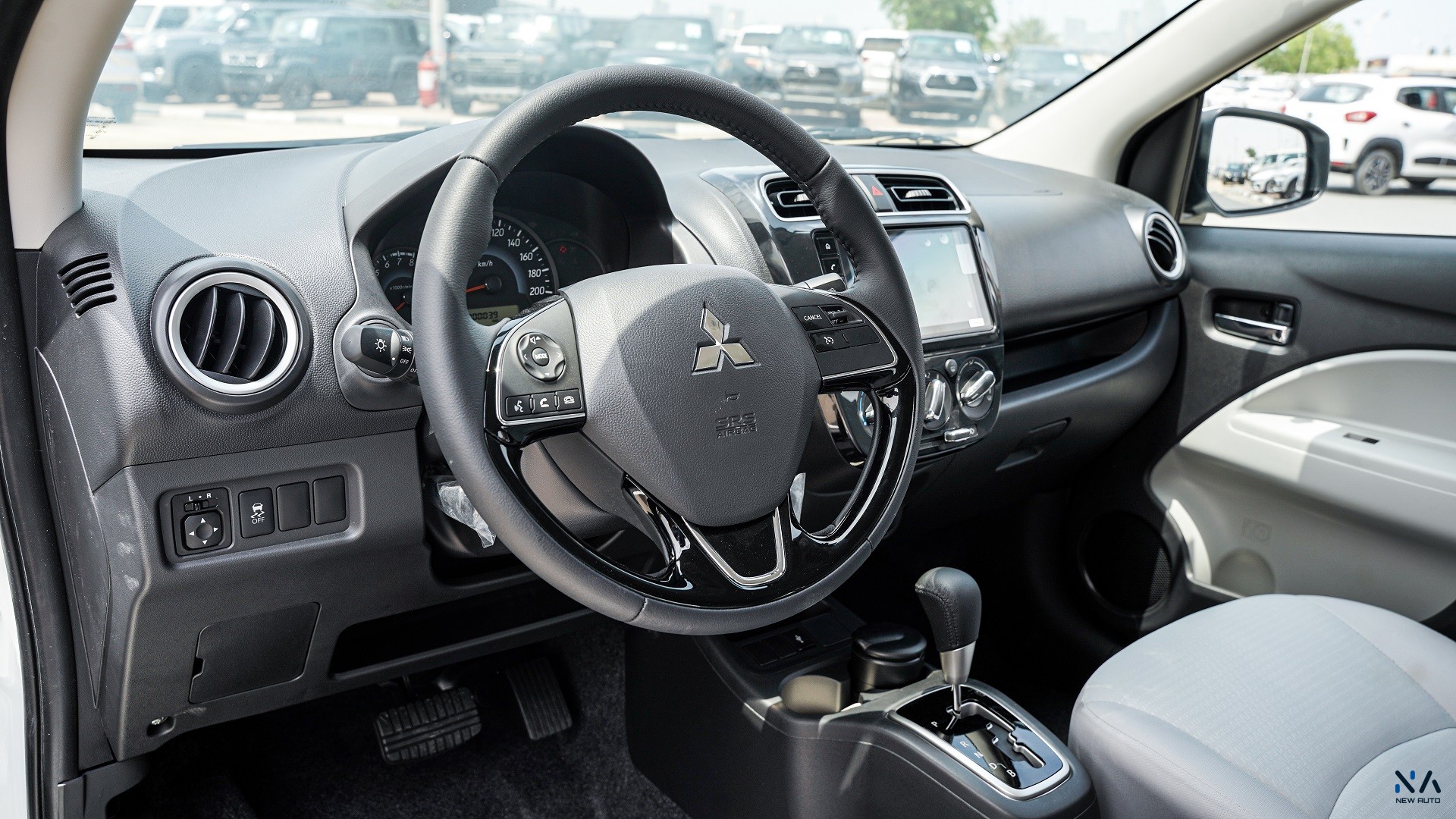 Mitsubishi Attrage High Line – GLX (G16) Solid White – Grey 2025