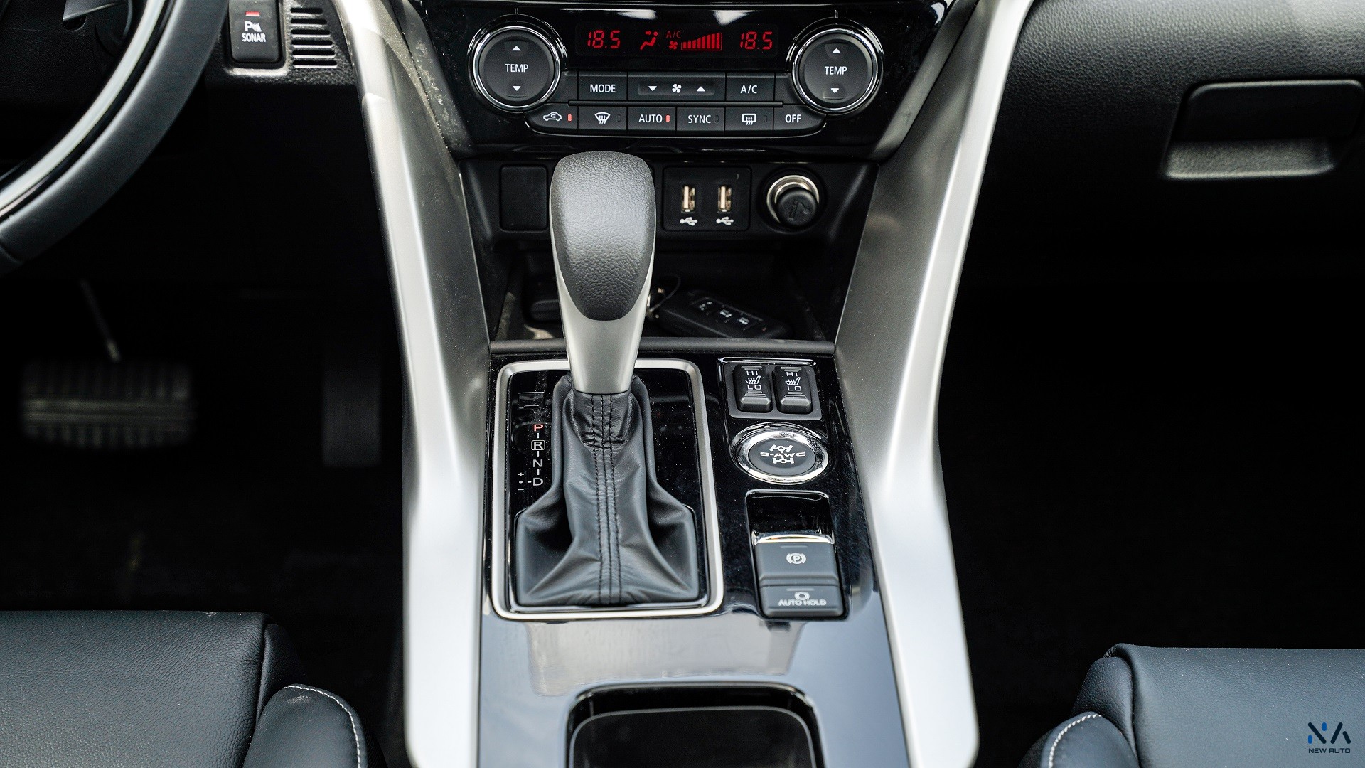 Mitsubishi Eclipse Cross (H43) Diamond White – Black 2026