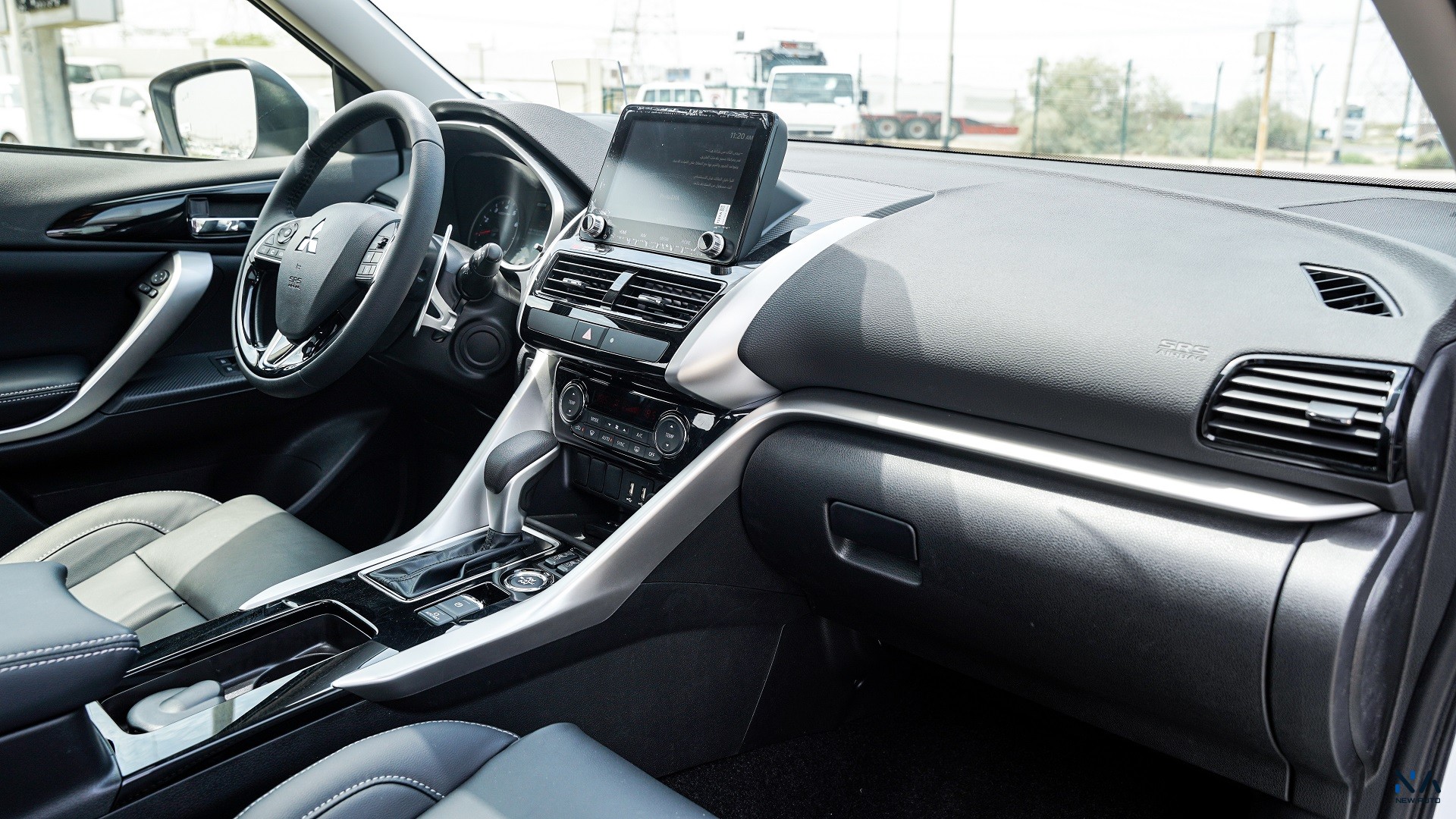 Mitsubishi Eclipse Cross (H43) Diamond White – Black 2026