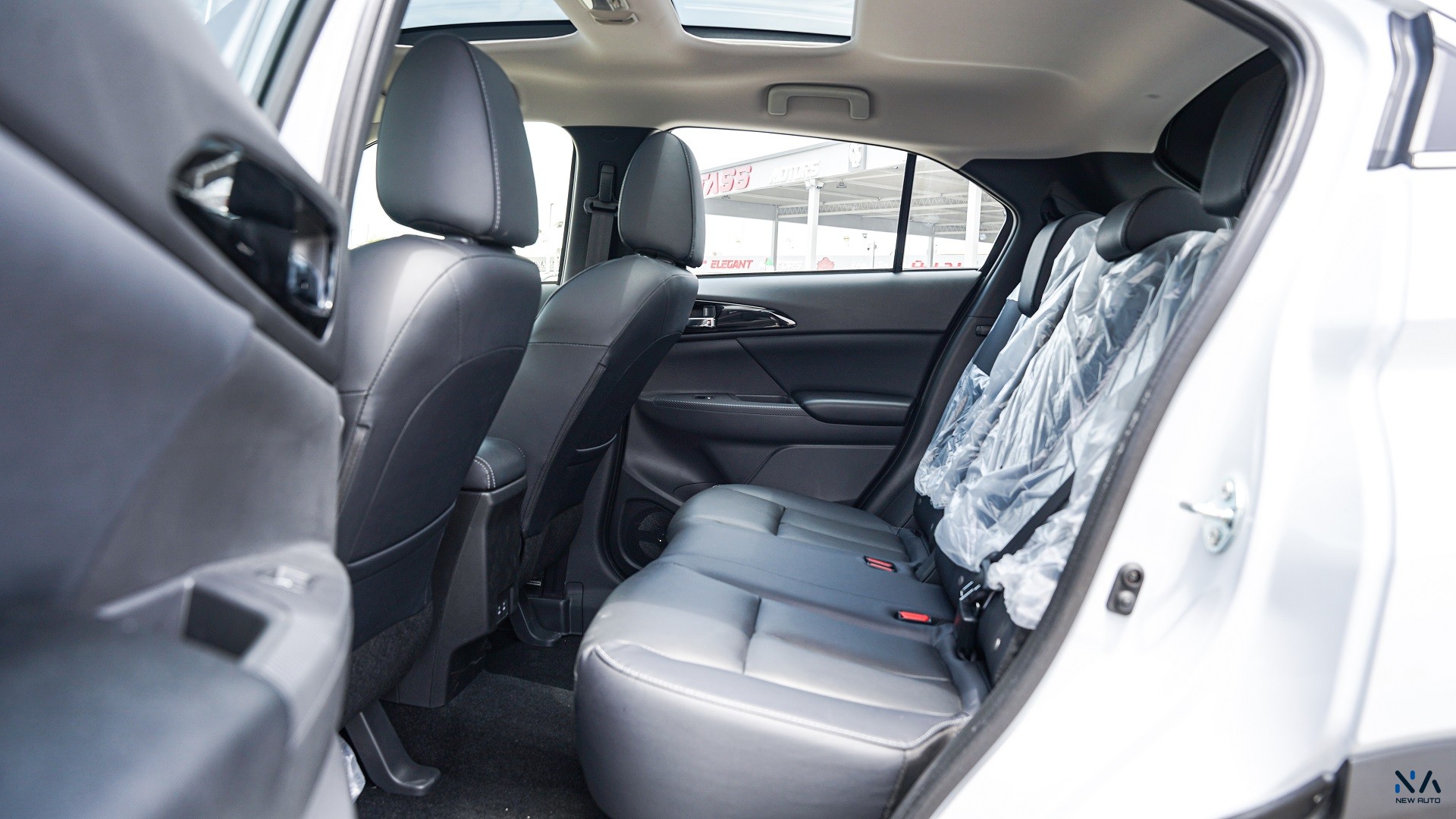 Mitsubishi Eclipse Cross (H43) Diamond White – Black 2026