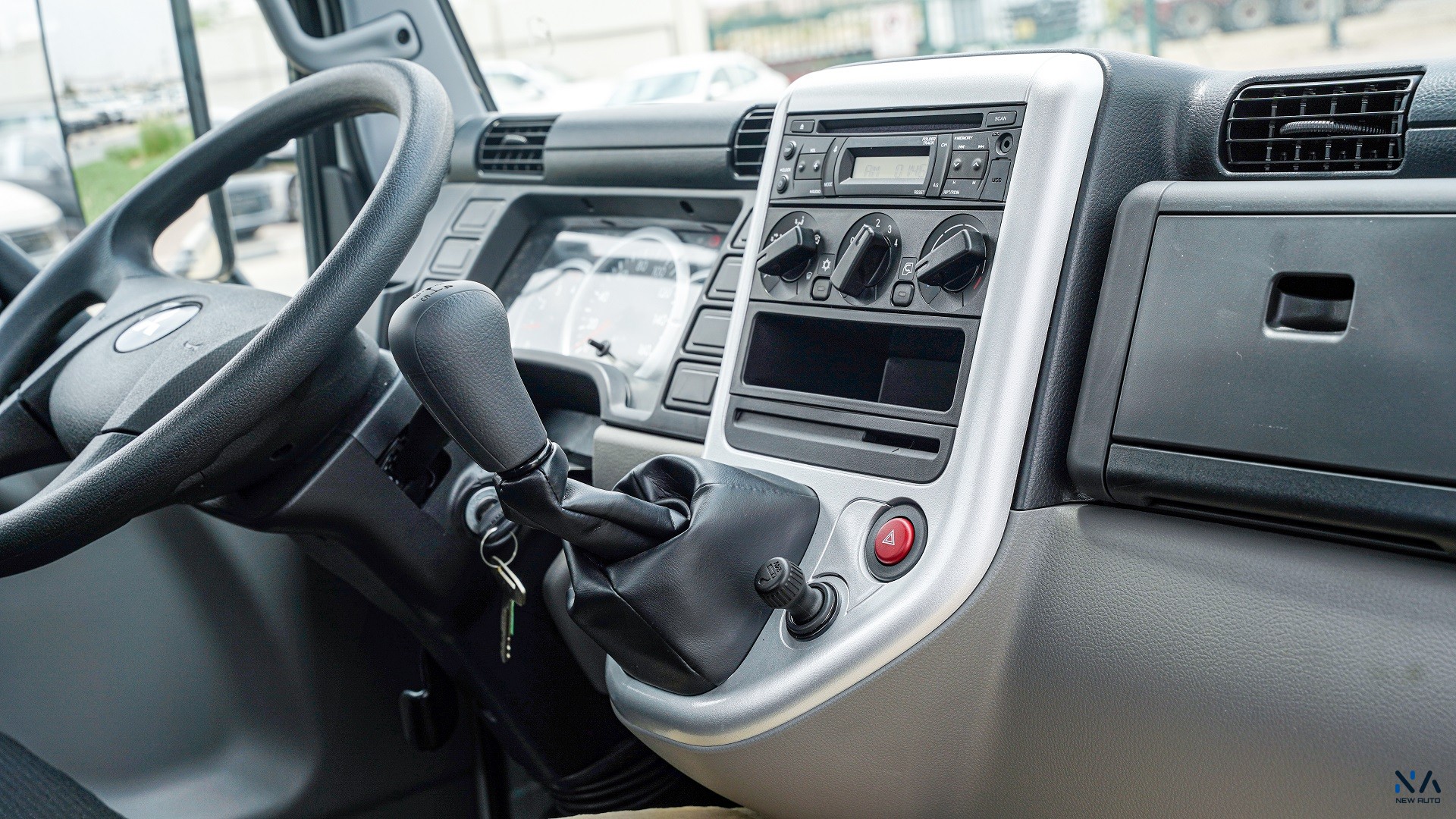 Mitsubishi Fuso Canter (N-Z93-4.2-D-26) White – Black 2026