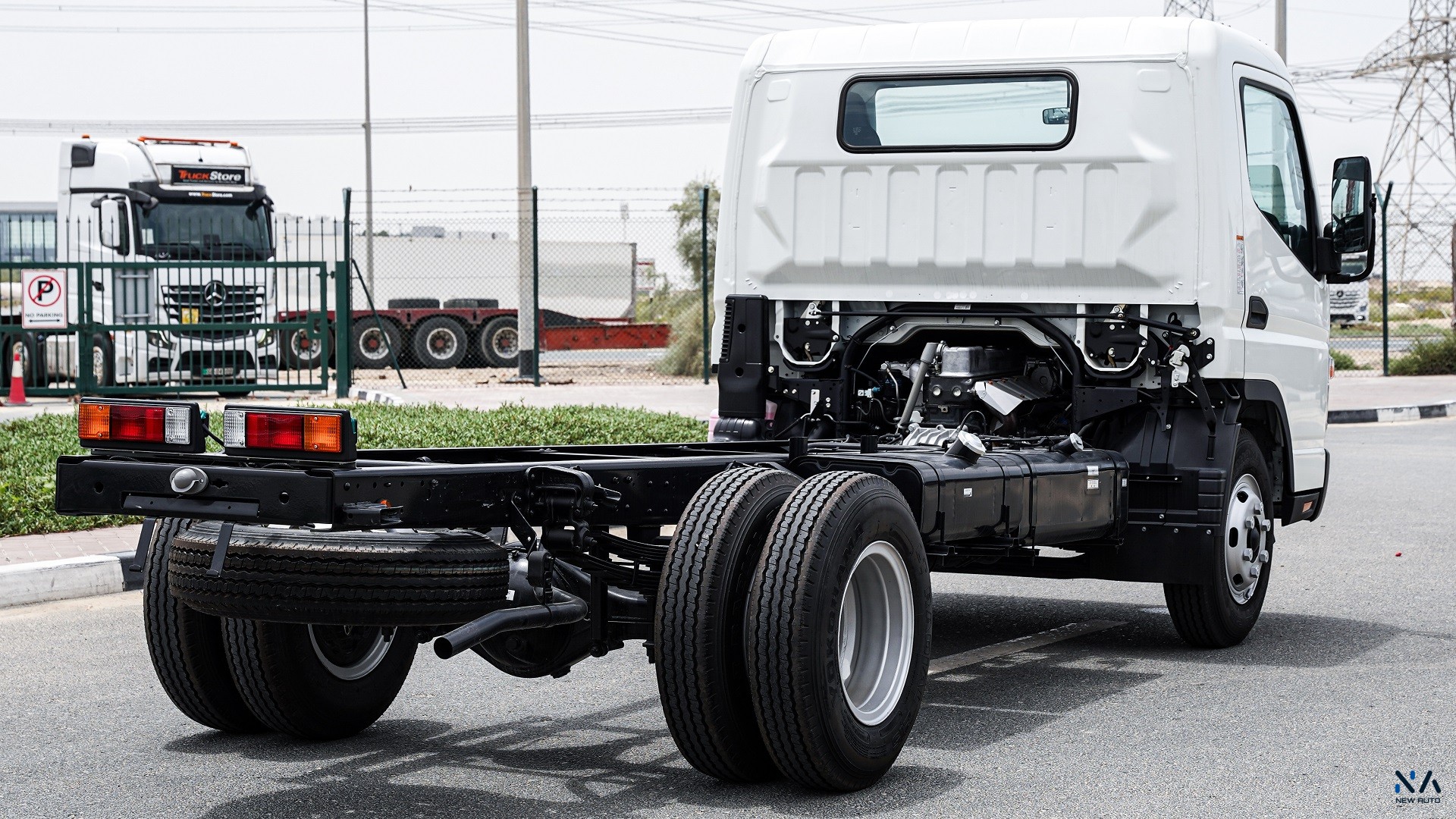 Mitsubishi Fuso Canter (N-Z93-4.2-D-26) White – Black 2026