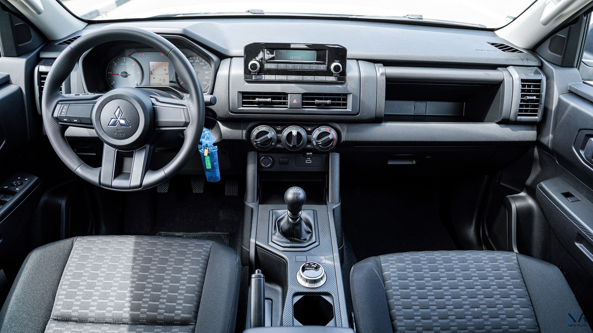 Mitsubishi L200 GLX (C79) Grey – Black 2026
