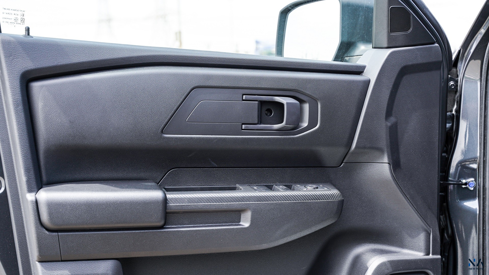 Mitsubishi L200 GLX (C79) Grey – Black 2026