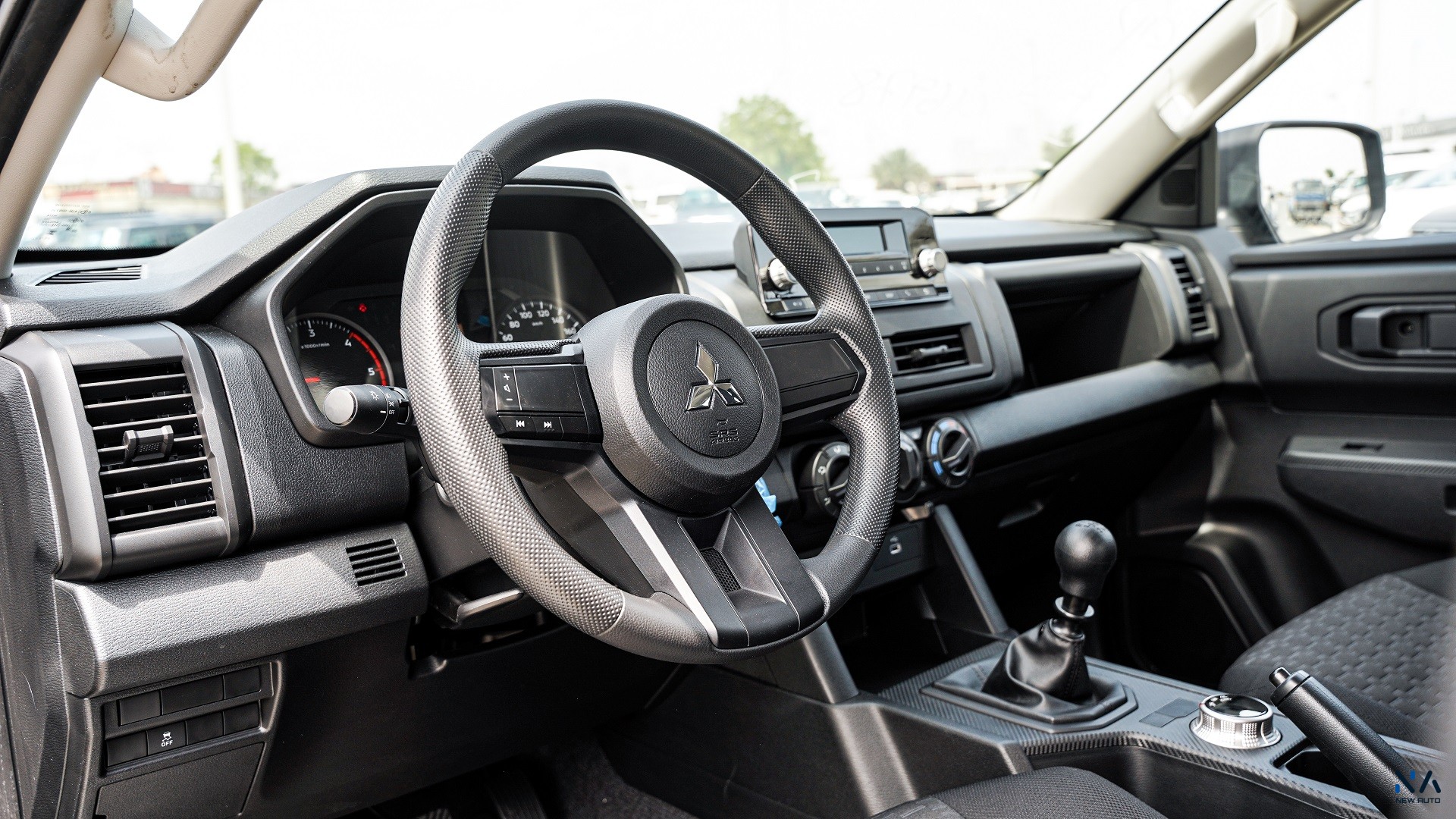 Mitsubishi L200 GLX (C79) Grey – Black 2026