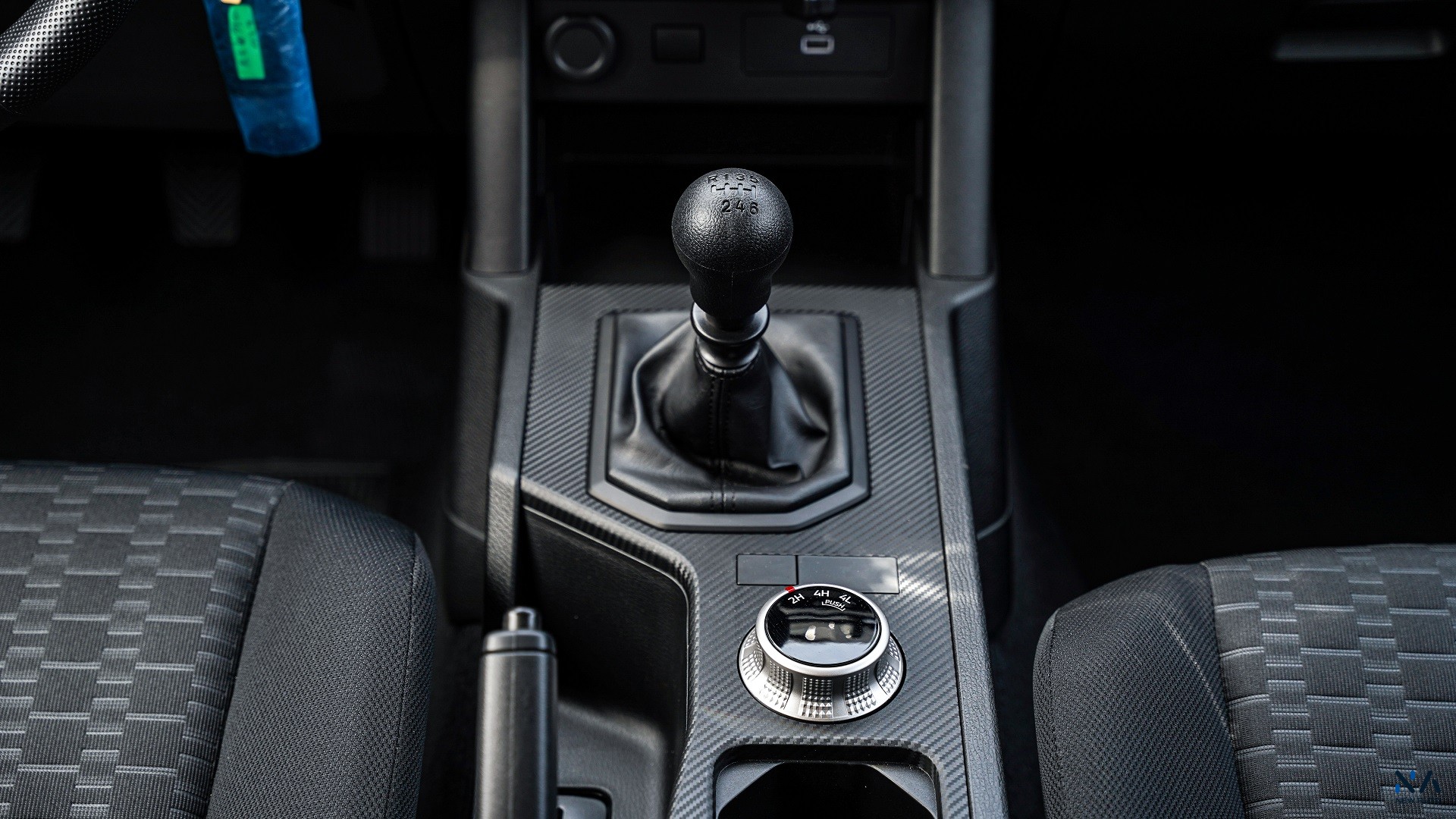 Mitsubishi L200 GLX (C79) Grey – Black 2026