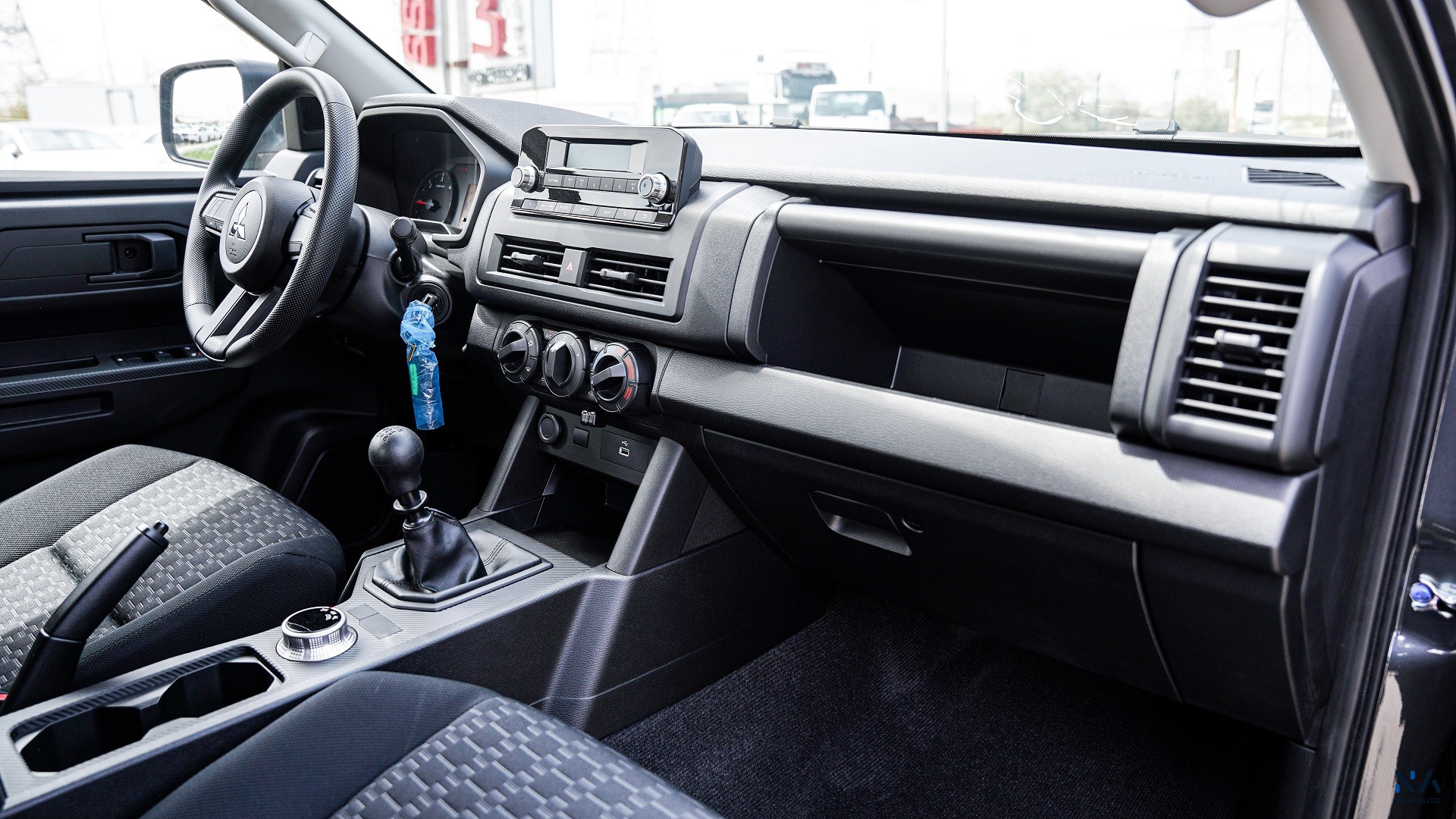 Mitsubishi L200 GLX (C79) Grey – Black 2026
