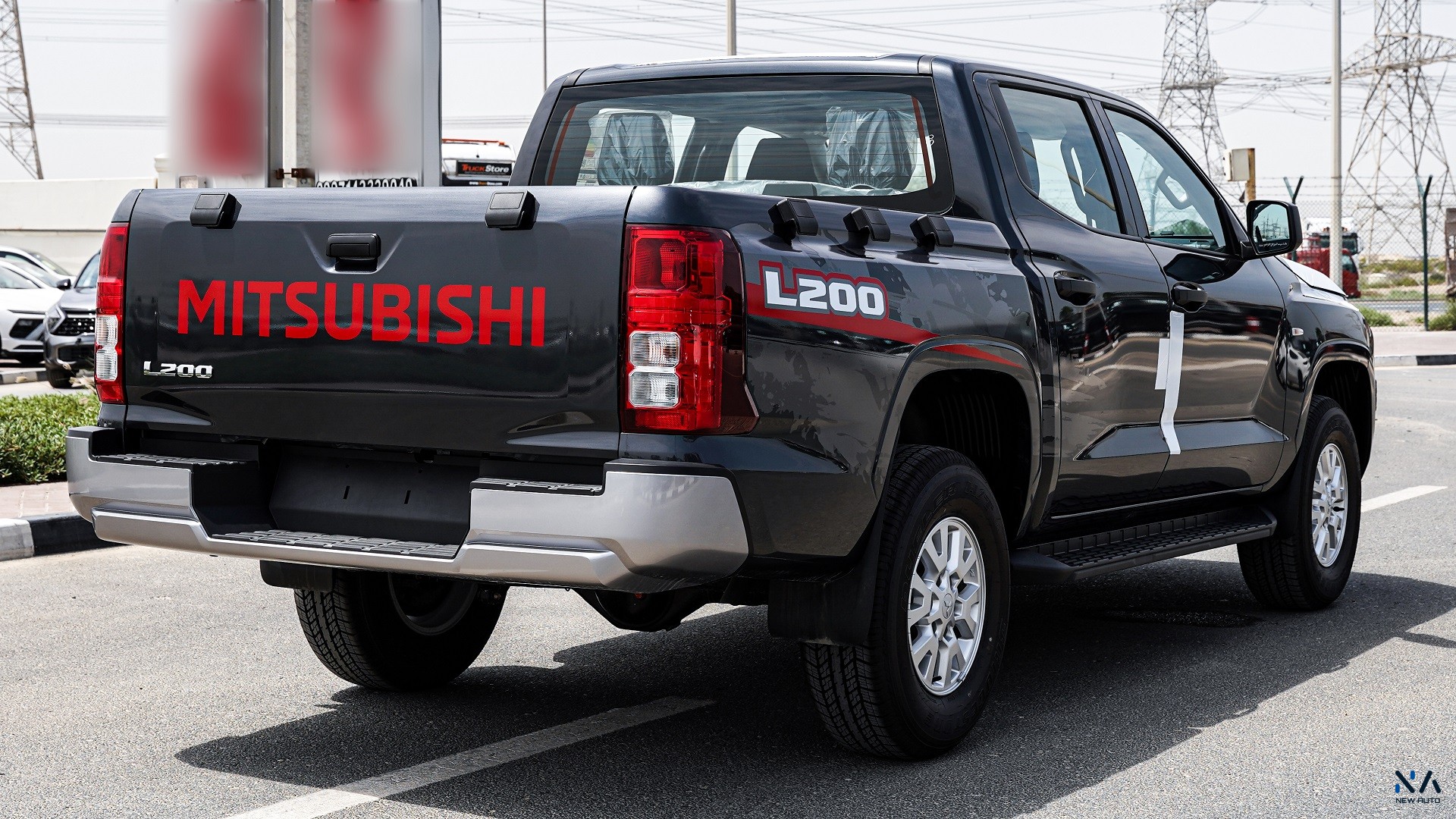 Mitsubishi L200 GLX (C79) Grey – Black 2026