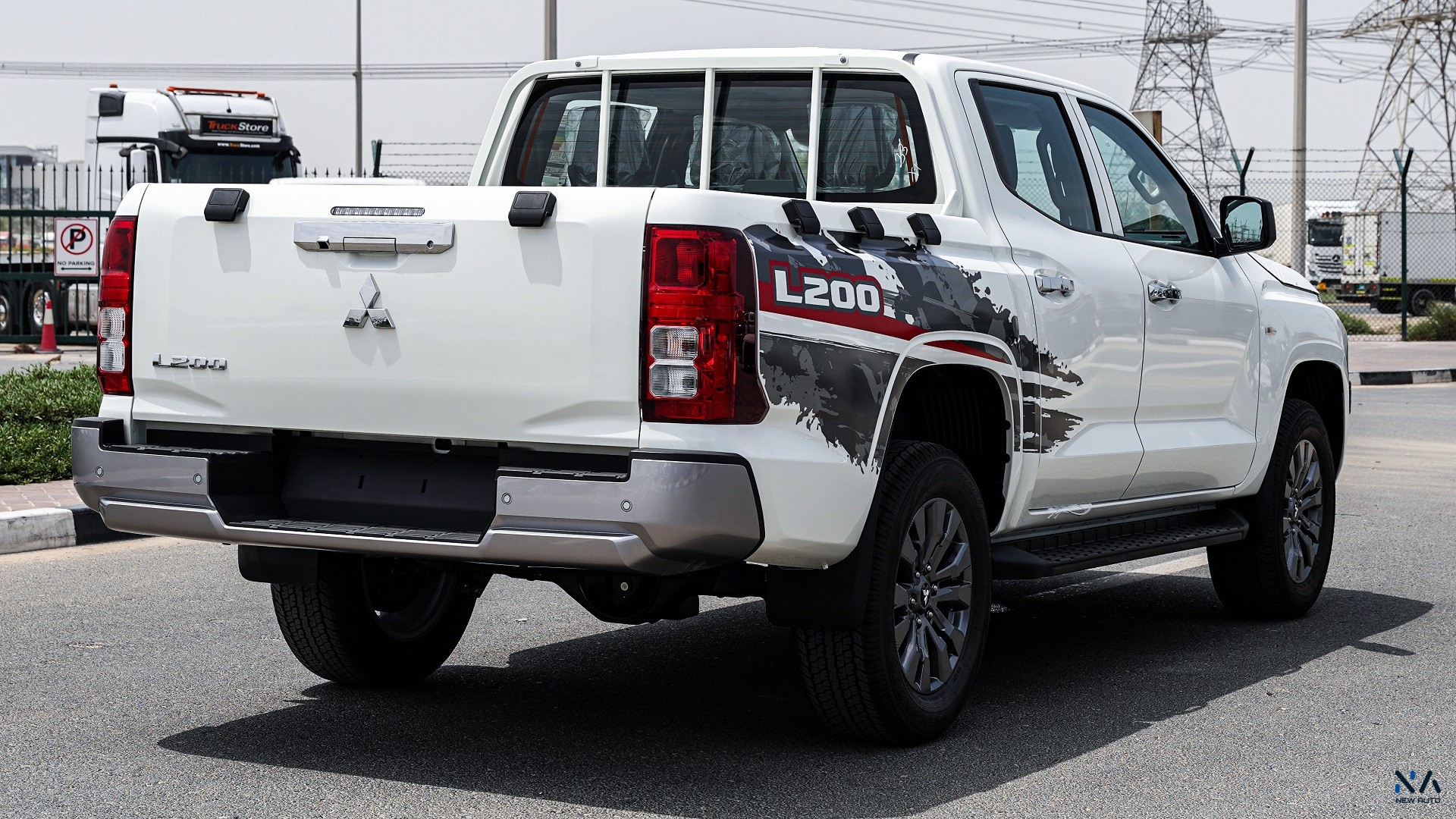 Mitsubishi L200 GLX (C87) Solid White – Black 2026