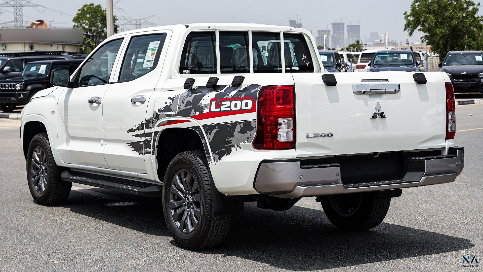 Mitsubishi L200 GLX (C87) Solid White – Black 2026