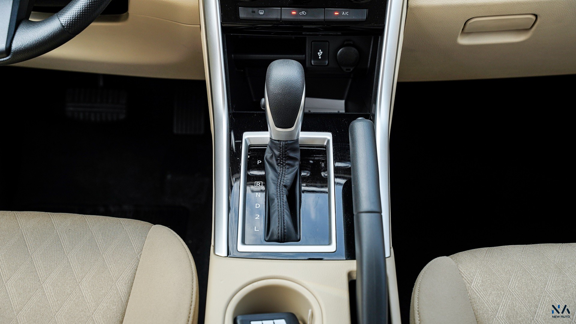 Mitsubishi High-Line Xpander (XP-HL) Grey- Beige 2026