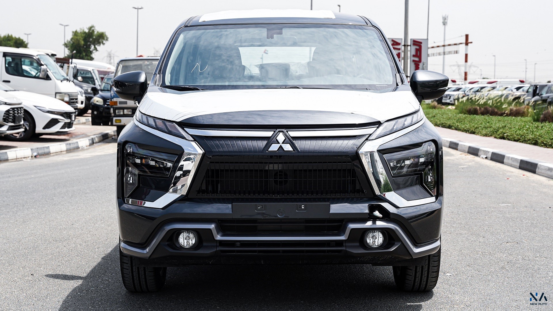 Mitsubishi High-Line Xpander (XP-HL) Grey- Beige 2026