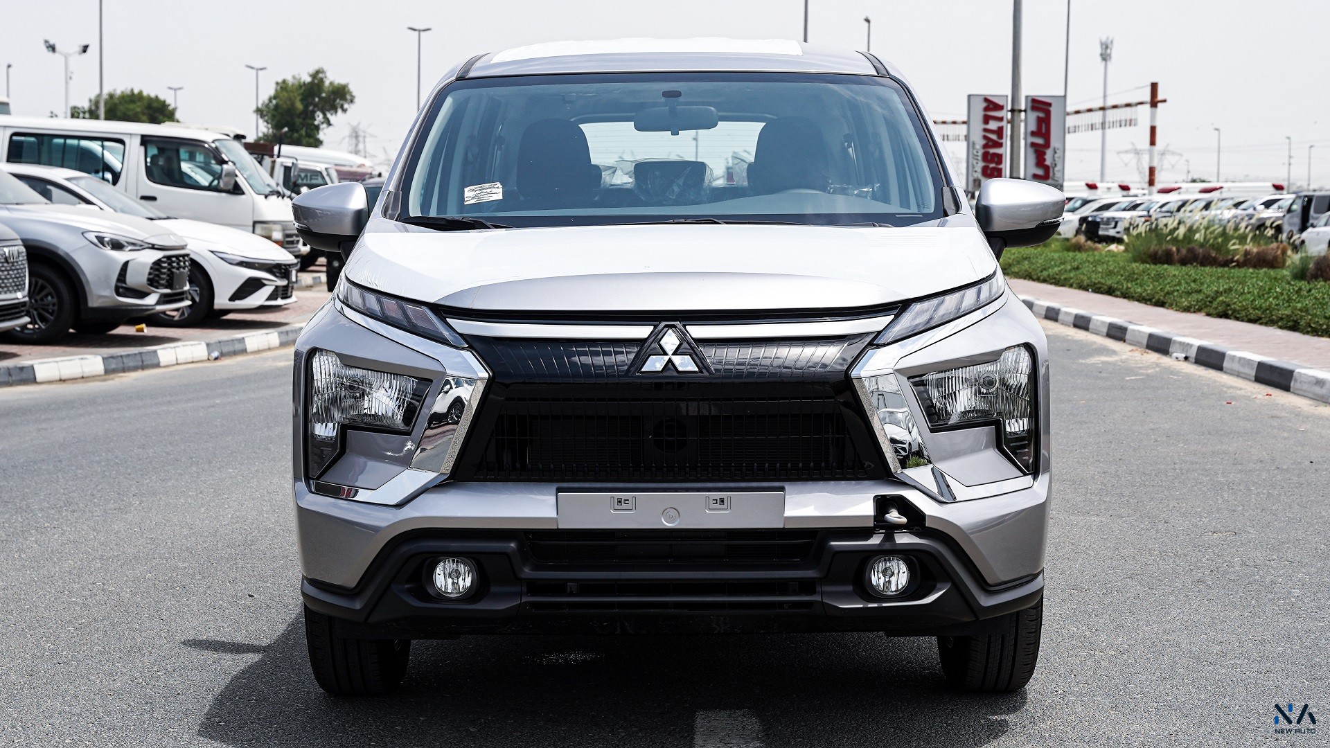 Mitsubishi  Mid-Line  Xpander (XP-ML) Silver – Black 2026