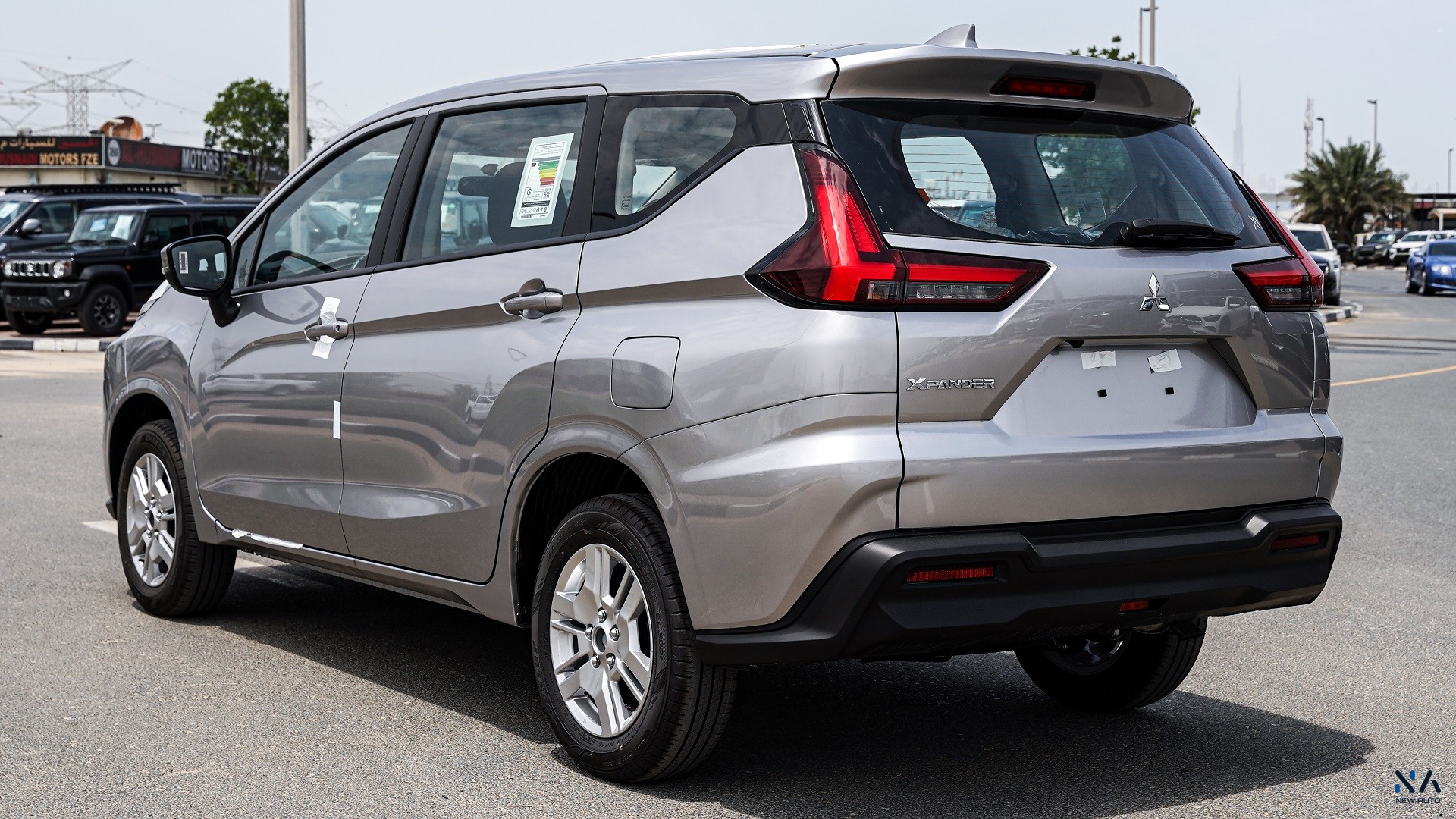 Mitsubishi  Mid-Line  Xpander (XP-ML) Silver – Black 2026