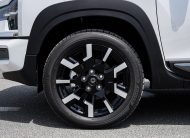 Mitsubishi Highline Xpander Cross Solid White – Burgundy & Black 2026