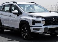 Mitsubishi Highline Xpander Cross Solid White – Burgundy & Black 2026