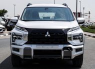 Mitsubishi Highline Xpander Cross Solid White – Burgundy & Black 2026