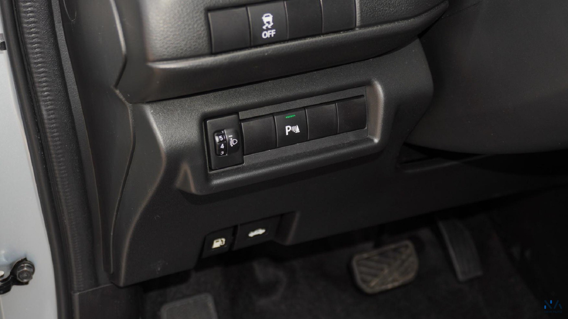 Suzuki Swift GLX (N-SWI12- P-26) Silver – Black 2026