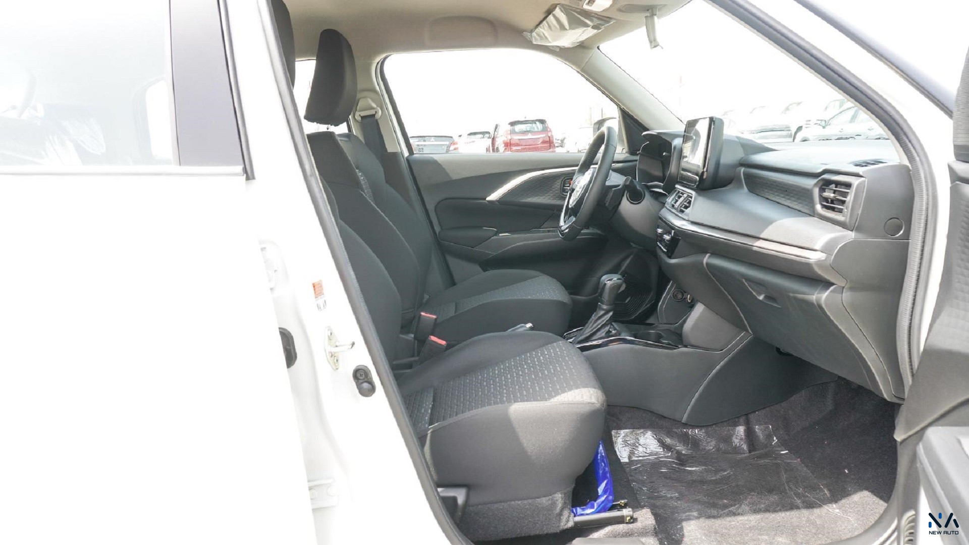 Suzuki Swift GLX (N-SWI12- P-26) White – Black 2026